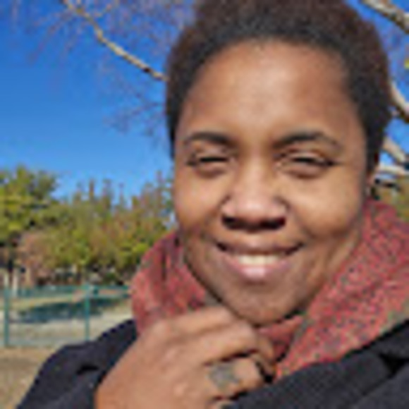 Meet your Posher, Nadia - Picture 1 of 1